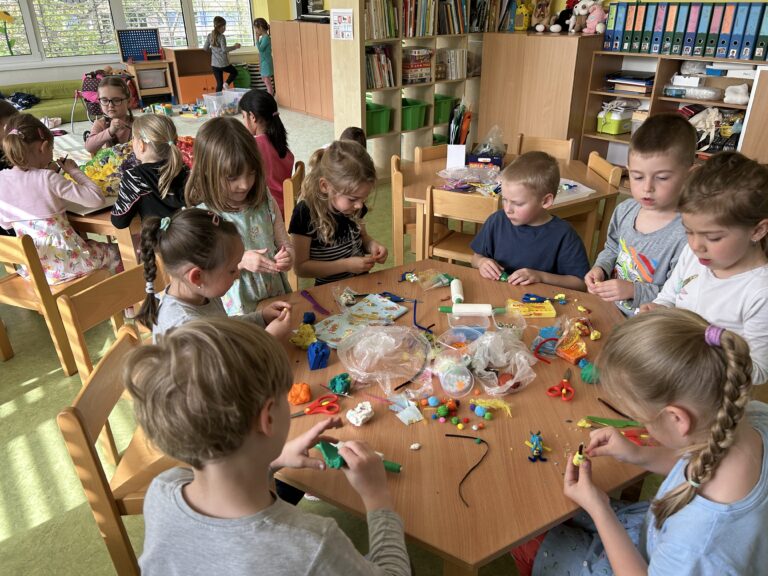 Stanovení úplaty za mateřskou školu a školní družinu pro školní rok 2025-2026