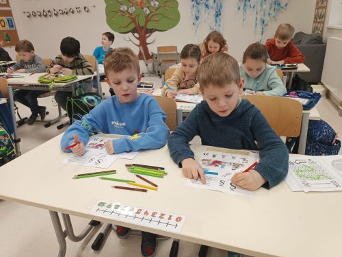 Prvňáčci v Elektře přivítali předškoláky